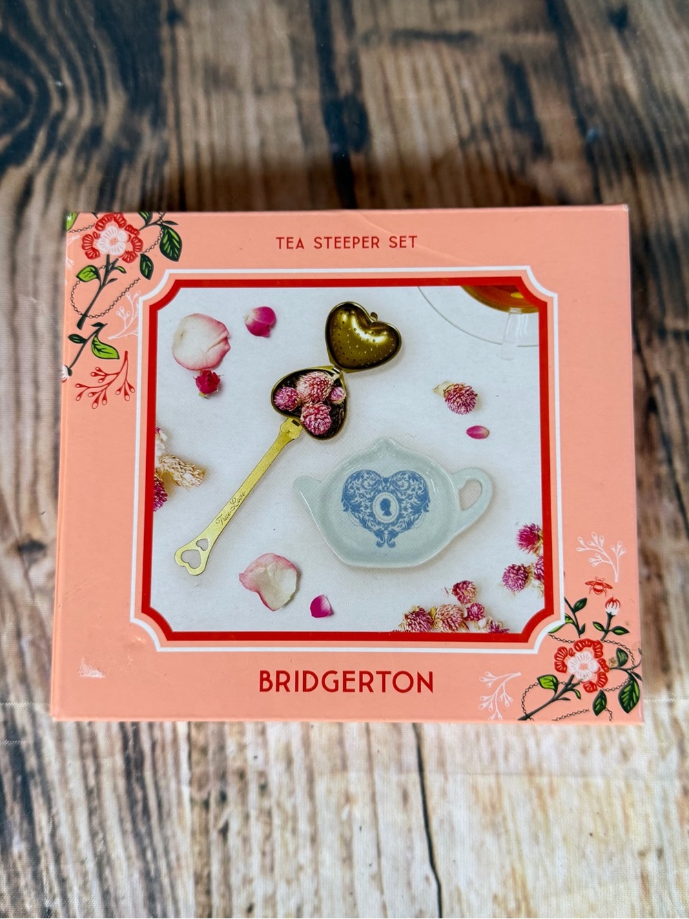 Bridgerton Tea Steeper Set NEW Gold Heart Infuser Ceramic Teabag Rest Netflix